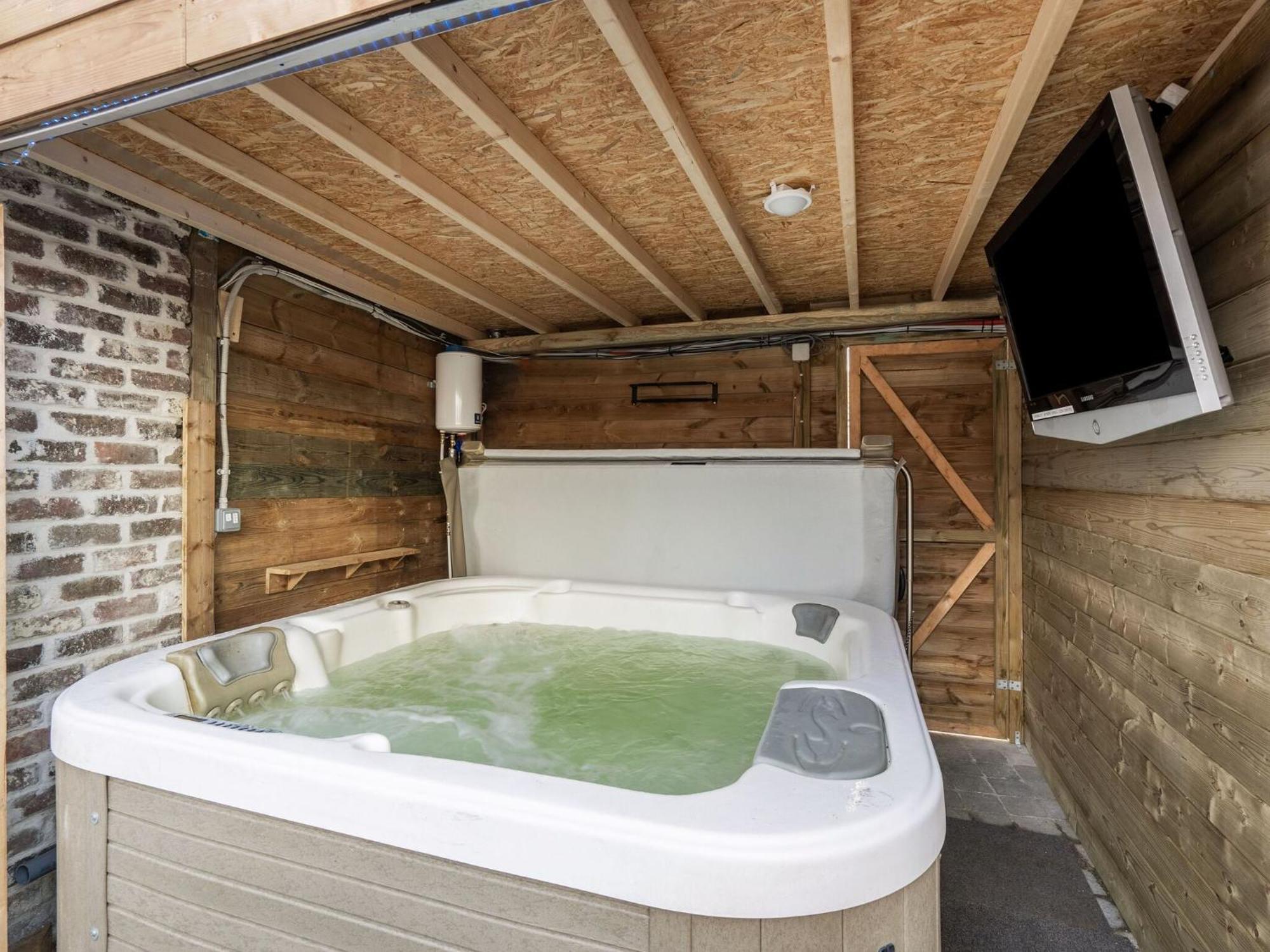 Tasteful Holiday Home In Loppem With Jacuzzi Extérieur photo